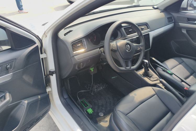 Used Volkswagen Gran Lavida 2015 1.6L Automatic Fashion Edition Driver Seat