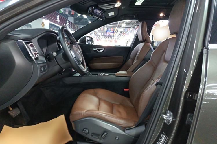 Used Volvo XC60 2021 T5 4x4 Smart Luxury Edition
