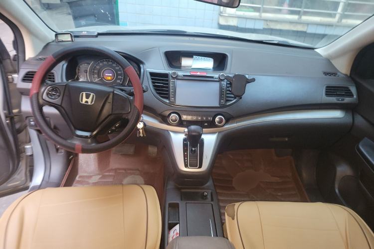 Used Honda CR-V 2012 2.0L two-wheel drive urban version
