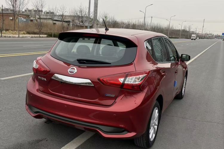 Used Nissan Tiida 2016 1.6L CVT Cool Dynamic Edition