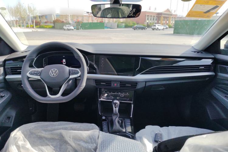 Used Volkswagen Passat 2026 Model, Outstanding 380TSI Longteng Edition
