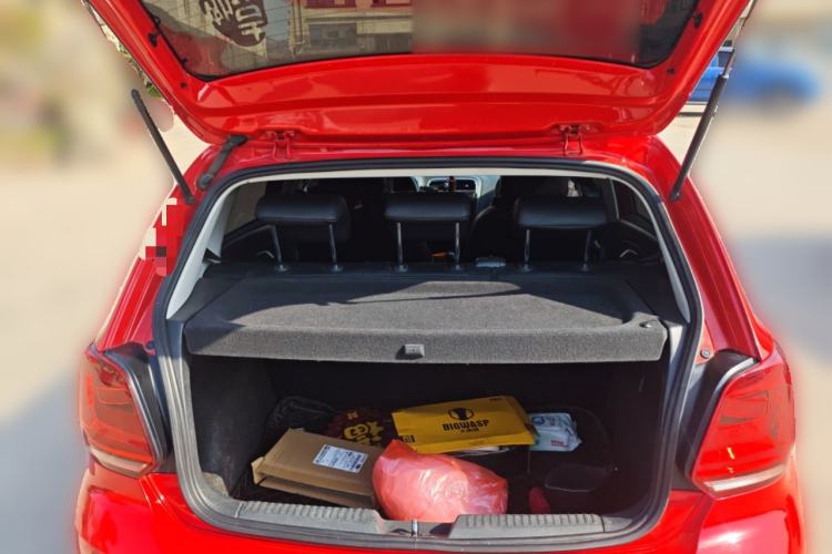 Used Volkswagen Polo 2016 1.4L Manual Fashion Model Trunk