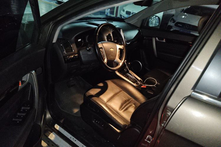 Used Chevrolet Captiva 2015 2.4L 4x4 Flagship Edition 7-Seater