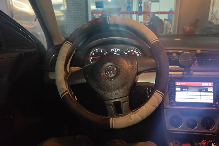 Used Volkswagen Lavida 2013 1.6L Manual Comfort Edition Steering Wheel