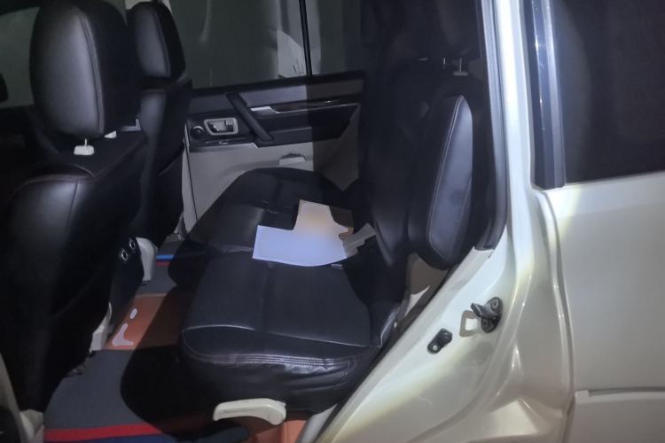 Used Mitsubishi Pajero 2014 3.0L Luxury Edition Left Rear Seat