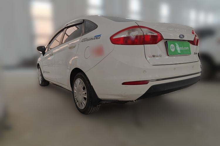 Used Ford Fiesta 2013 Sedan 1.5L Manual Fashion Edition
