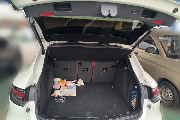 Used Porsche Macan 2021 Macan 2.0T Trunk