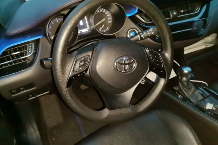 Used Toyota C-HR 2018 2.0L Leading with Sunroof China V Standard