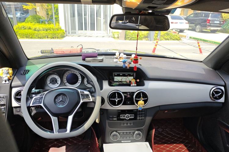 Used Mercedes-Benz GLK-Class 2015 GLK 260 4MATIC Dynamic Edition Ultimate Version Center Console