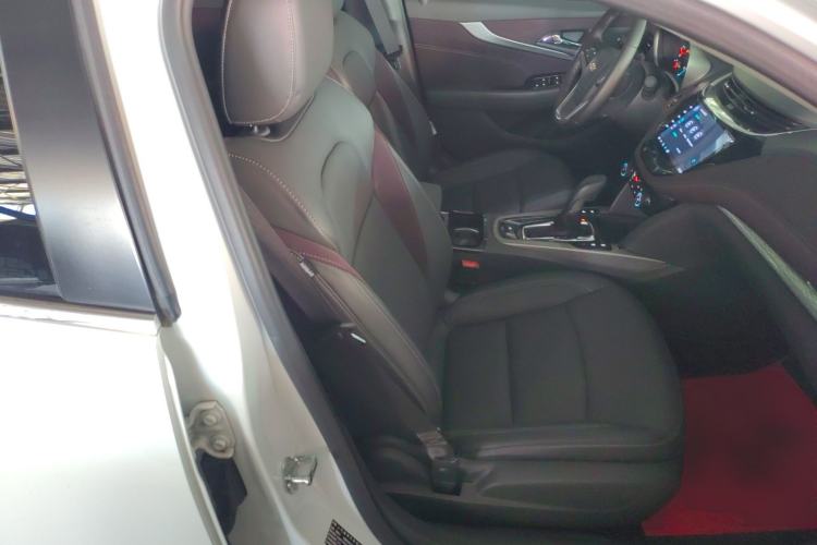 Used Chevrolet Malibu 2018 530T Automatic Fashion Edition Right Front Seat