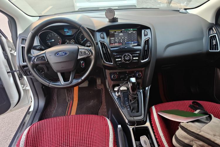 Used Ford Focus 2015 Hatchback 1.6L Automatic Fashion Edition