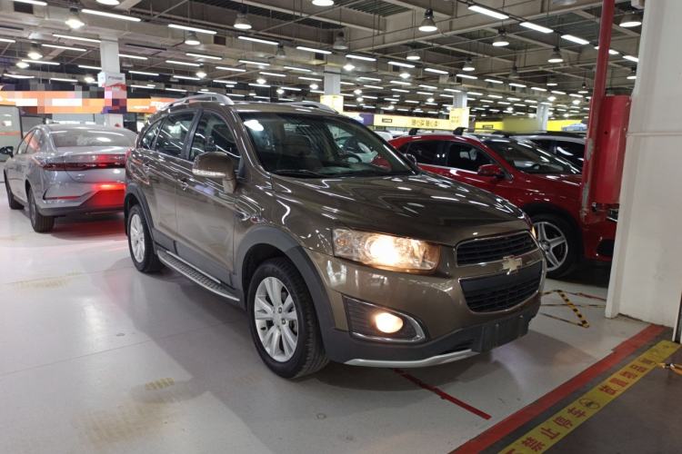 Used Chevrolet Captiva 2015 2.4L 4x4 Flagship Edition 7-Seater
