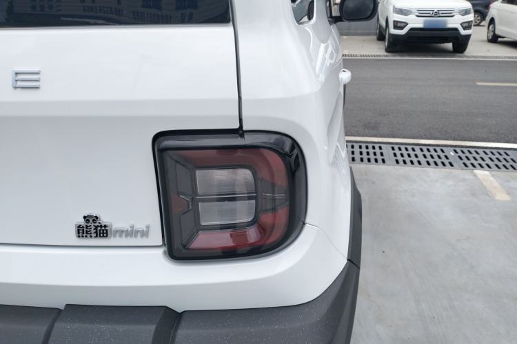 Used Geely Galaxy Panda 2025 210km Panda Rider Right Rear Taillight