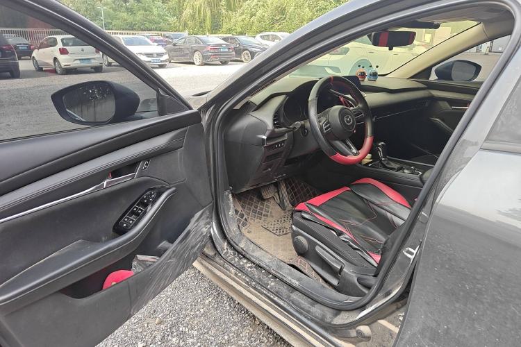 Used Mazda 3 Axela 2022 2.0L Automatic ZhiXuan Edition Driver Seat