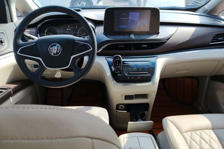 Used Buick GL8 2023 Land Executive Class Comfort Model