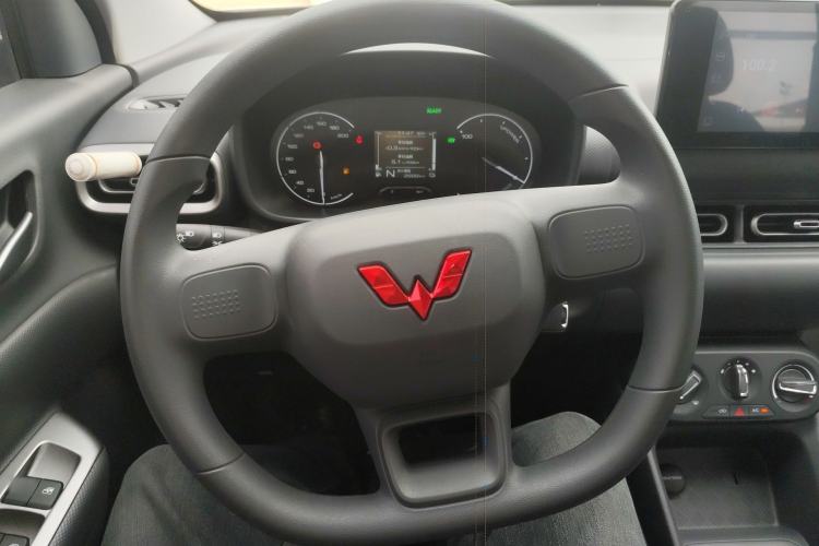 Used Wuling Hongguang New Energy 2025 Extended-Range Hybrid 50KM Comfort Version Steering Wheel