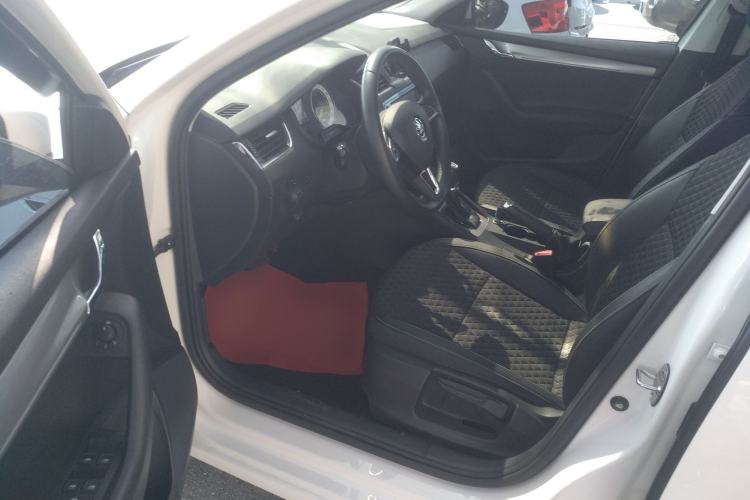 Used Skoda Octavia 2018 1.6L Automatic Luxury Edition