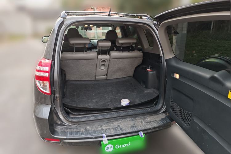 Used Toyota RAV4 2011 2.0L Automatic Luxury Edition
