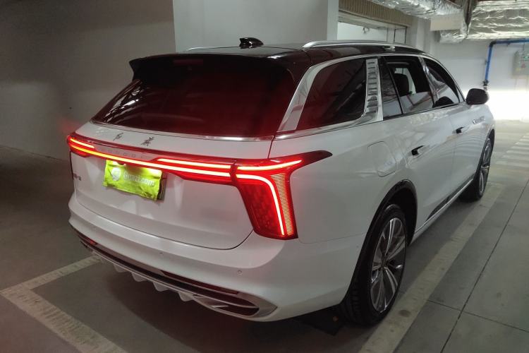 Used Hongqi E-HS9 2022 660 km Range Flagway Edition Six Seats Rear Right 45 Deg