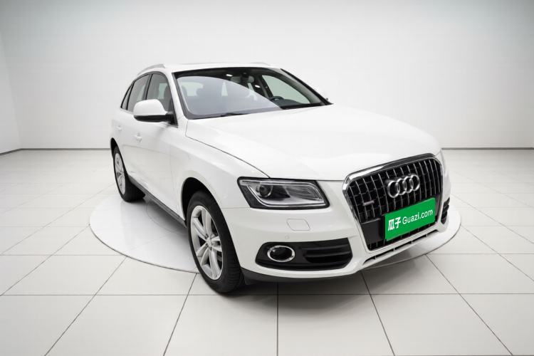 Used Audi Q5 2015 40 TFSI Comfort Model Exterior 2