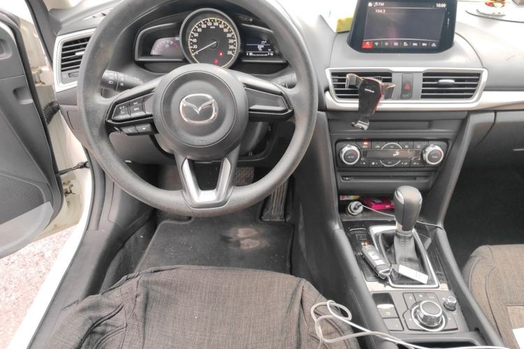 Used Mazda 3 Axela 2019 Cloud-Controlled Sedan 1.5L Automatic Luxury Model China VI Standard
