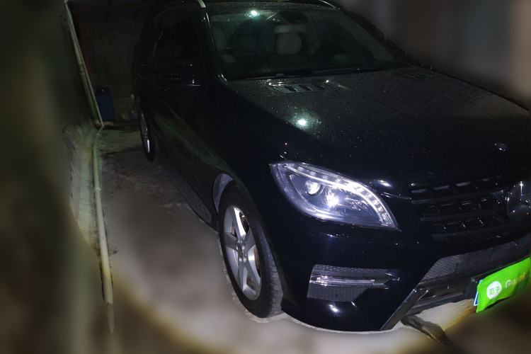 Used Mercedes-Benz M-Class 2012 ML 350 Sport Edition Front Right 45 Deg