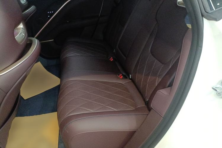 Used Avatr 11 2025 Year Updated Max Extended-Range Version Left Rear Seat