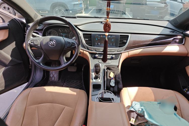 Used Buick LaCrosse 2016 20T Elite Edition Center Console