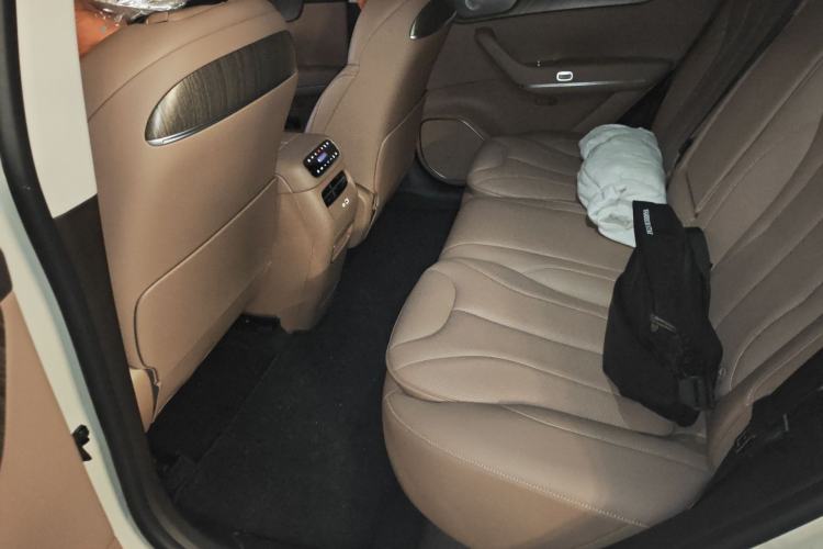 Used Leapmotor C11 2026 All-Electric 640 LiDAR Prestige Edition Left Rear Seat