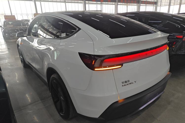 Used Tesla Model Y 2025 Rear-Wheel Drive First Edition
