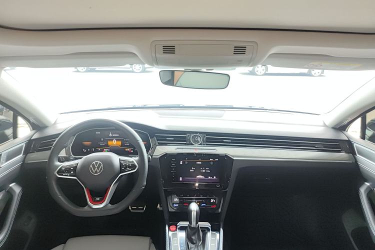 Used Volkswagen Magotan 2023 2 Million Units Limited Edition 330TSI DSG Leading Version Center Console