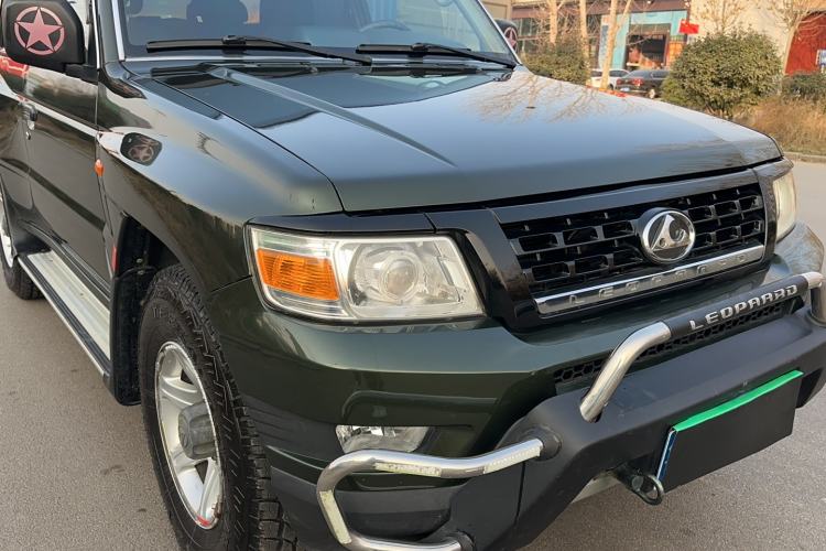 Used Leopaard Q6 2014 2.4L Two-Wheel Drive Version
