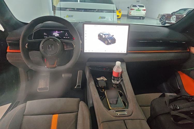 Used Zeekr 001 2023 YOU Edition 100 kWh Center Console