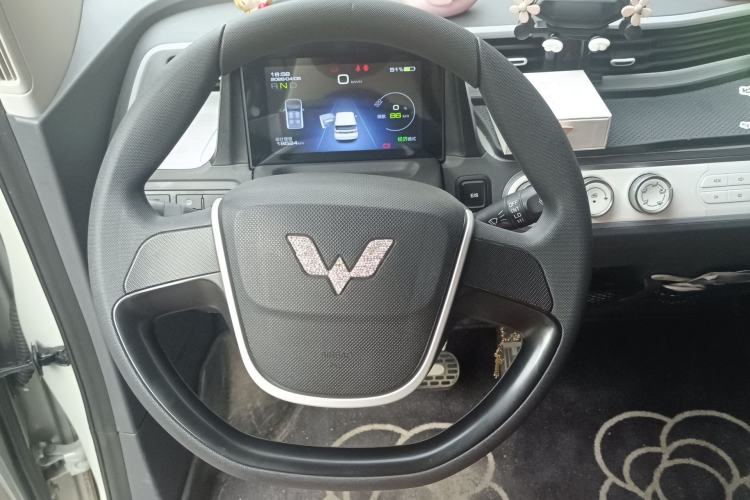 Used Wuling Hongguang MINIEV 2022 Macaron Premium Model – Lithium Iron Phosphate Steering Wheel