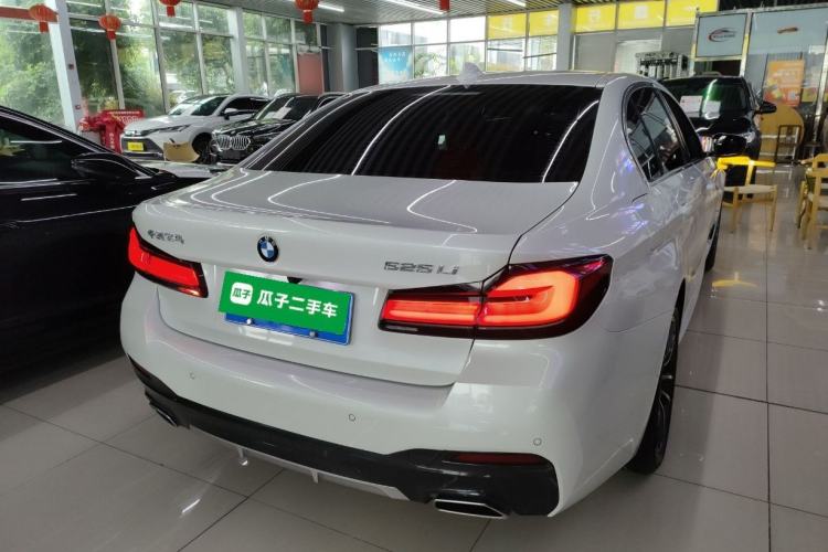 Used BMW 5 Series 2022 525Li M Sport Package Rear Right 45 Deg