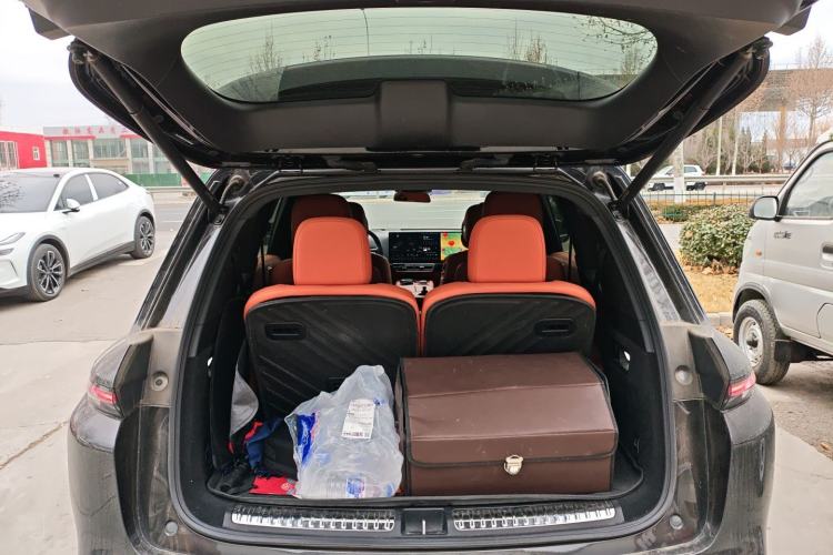 Used Li Auto L8 2023 Pro Model
