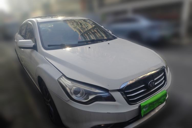 Used Bestune B50 2013 1.6L automatic luxury version Front Right 45 Deg