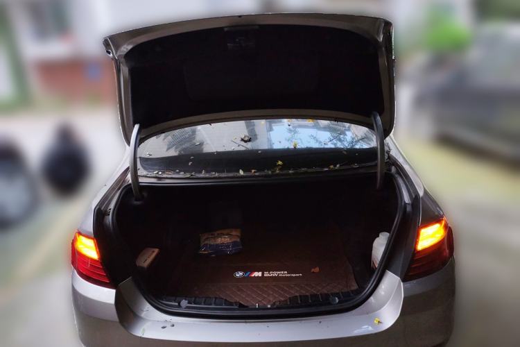 Used BMW 5 Series 2014 525Li Leading Model
