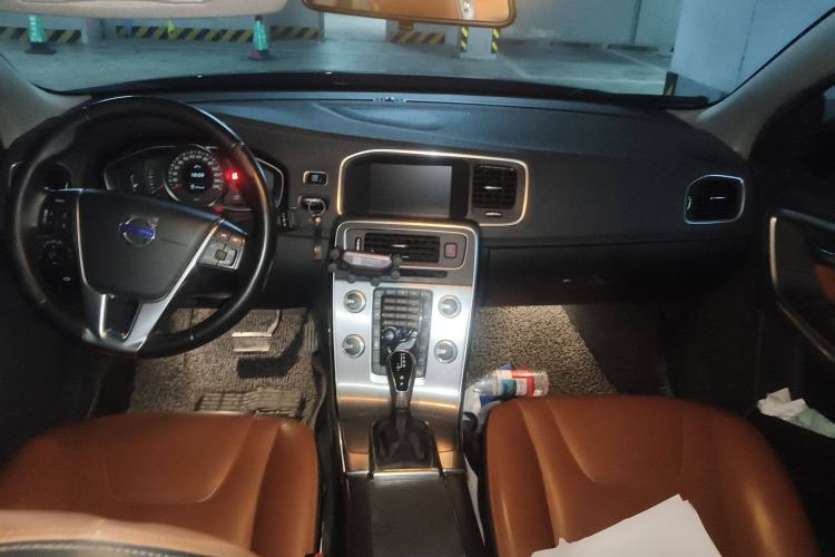 Used Volvo S60 2017 S60L T3 Smart Upgrade Edition Center Console