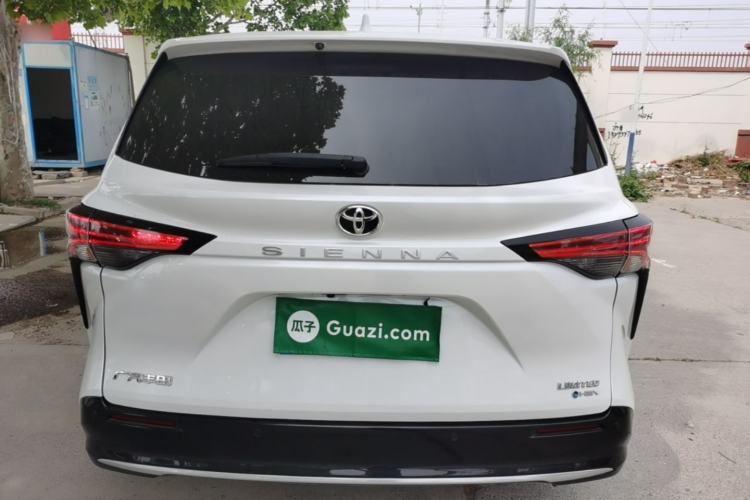 Used Toyota SIENNA 2024 2.5L Hybrid Luxury Edition Rear