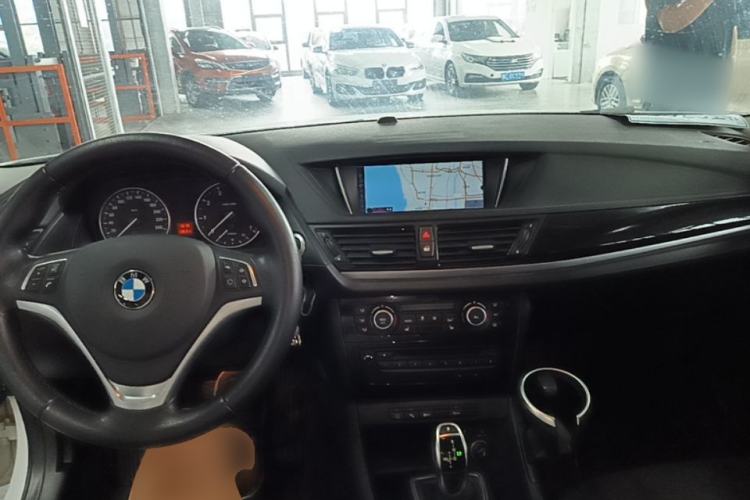 Used BMW X1 2015 sDrive18i Leading Edition
