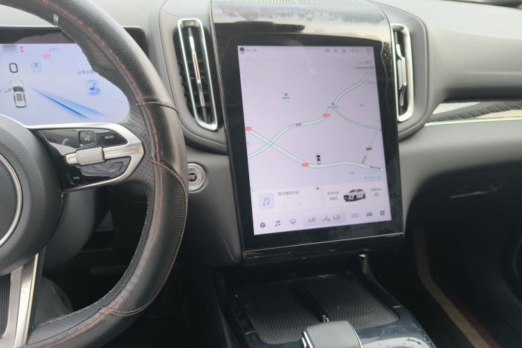 Used Hongqi HS3 2023 1.5T Two-Wheel Drive Shanwei Edition Center Console