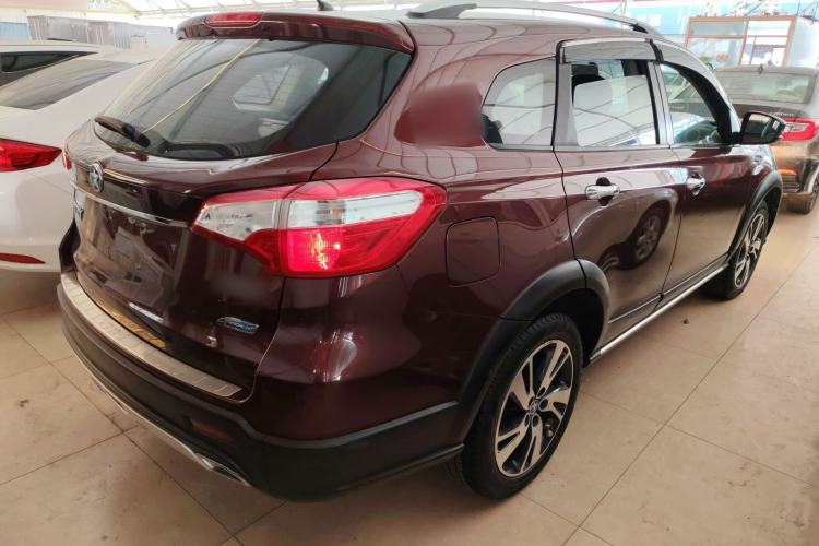 Used Venucia T70X 2015 2.0L CVT Smart Enjoyment Sport Edition