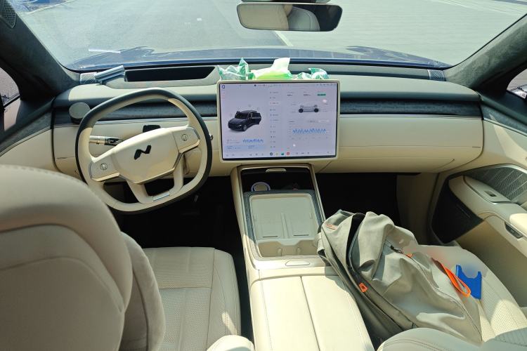 Used ONVO Luxeed L90 2025 Model—Max Six-Seater Version