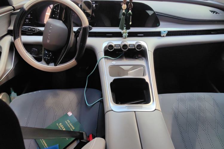 Used EXEED Stellar C-DM 2025 200 with Ultra-Long Range Pro All-Wheel Drive Center Console