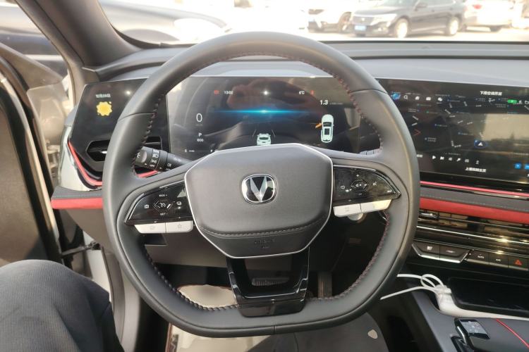 Used Changan X5 PLUS 2024 1.5T DCT ZhiZun Version
