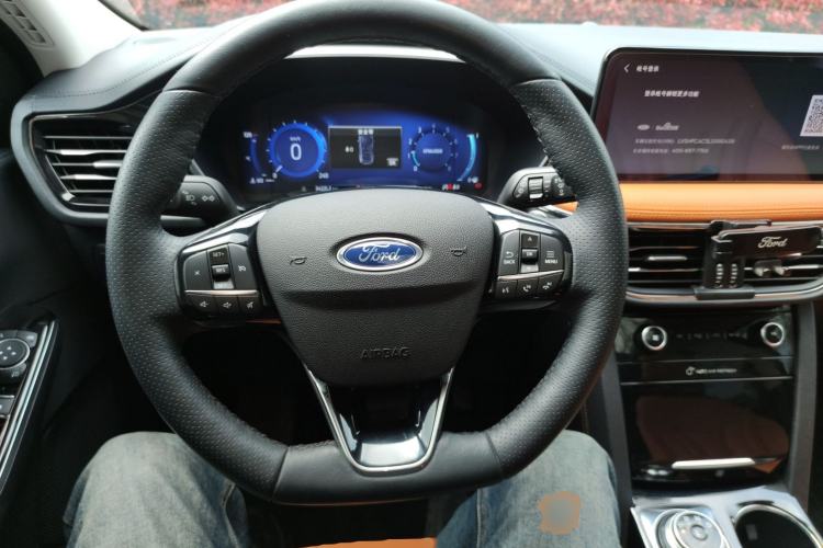 Used Ford Escape 2020 EcoBoost 245 Four-Wheel Drive Luxury Edition Steering Wheel