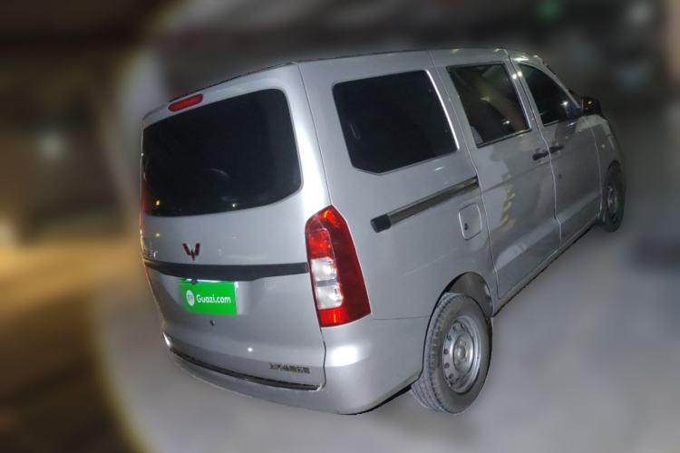 Used Wuling Hongguang V 2022 1.5L Jingqu Edition Enclosed-Window Vehicle with Hydraulic Power Steering LAR Rear Right 45 Deg
