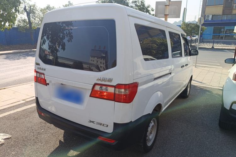 Used Jinbei Hiace X30 2023 1.5L Super-Comfortable Passenger Van 5/6/7-Seater Non-Air-Conditioned Version Model SWC15M
