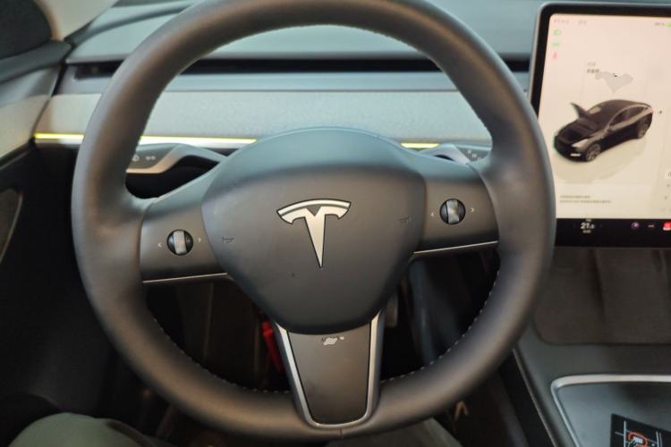 Used Tesla Model Y 2023 Rear-Wheel-Drive Version Steering Wheel